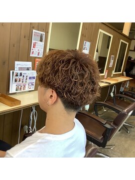 クロエ バイ ラヴィズム 小針店(CLOE by LUVISM) 刈り上げパーマ