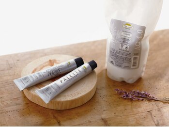 ヘアメディカルサロン 銀座PREMIUM店の写真/【髪に優しい薬剤で美髪へ】92%天然由来成分で作られた高品質なヴィラロドラカラーで安心のケア