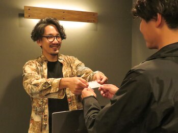 アオヤマ(AOYAMA)の写真/【平日は夜22時までナイター営業】仕事帰りにも通えるので、忙しい平日の時間を有効活用できます◎