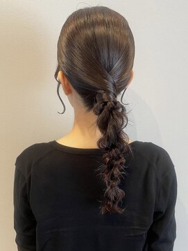 トルヴェ(Toruve) タイトヘアで綺麗に大人っぽく