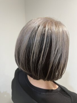 ヘアーサロン フーガ 春日部店(HAIR SALON fuuga) 逆インナーカラー×シルバー