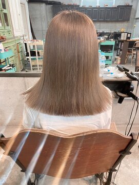 メーヴェ(Mowen) [ ミディアム切りっぱなし ]