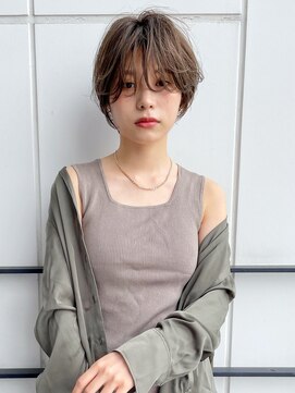 アンド ストーリーズ(&STORIES) 前髪あり耳掛け丸みくびれショートボブ20代30代40代50代(蘭)