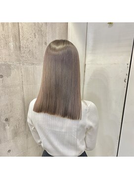 ジーナ 福岡千早(Zina) 《たつや》グレージュ