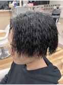 センターパート×ツイストパーマ