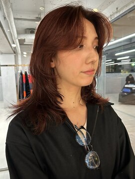 ノラ ヘアーサロン(NORA HAIR SALON) 【大久保】深めワインレッドカラー、たっぷりレイヤーカット