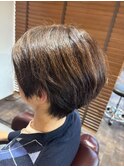 ショートボブ白髪ぼかしハイライトメルティカラー