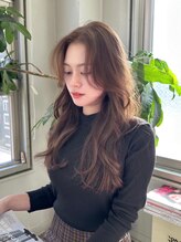 ミュージアム(MUSEUM) ブリーチなしベージュ&ロングレイヤーカット