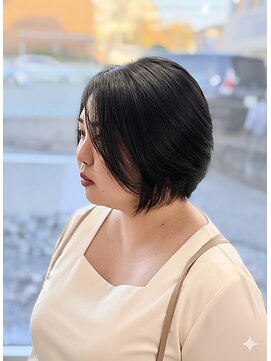 つやつや前下がりボブ