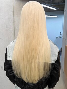 ブロンド/抜きっぱなしブリーチカラー/ウルフカット/レイヤー