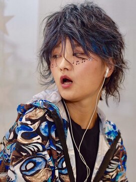 ニーチ(HИCH) ウルフカット