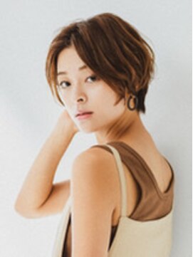 エルト 四条烏丸(elto) 大人可愛い小顔ナチュラル前下がり丸みショートボブ