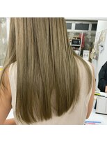 イン(in.)&nbsp;ゴールドベージュカラー