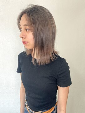 ジェム(GEM) ミルクティーベージュカラー/切りっぱなしボブ/センターパート