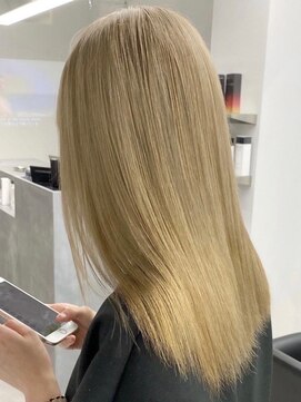 ウィコ 新宿(WICO) シルキーベージュ☆ケアブリーチ/ペールベージュ[新宿駅]