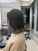 イキ 表参道(iki omotesando)&nbsp;モード/無造作ウェーブ/大人ガーリー[表参道駅]