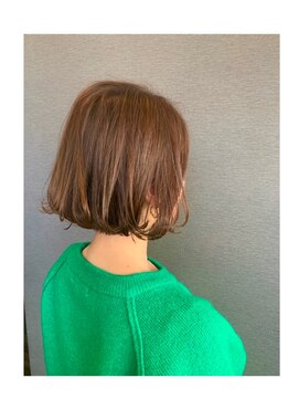 クララデアンシュシュ(Kurara de UN CHOU CHOU) ゆるふわ切りっぱなしボブ