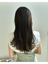 柔らかグレージュカラー