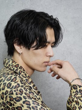 メイン(MENIN) 刈り上げセンターパートツイストスパイラル黒髪[相模大野/町田]