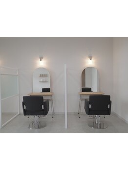 頭皮や髪にやさしいケア商材を取り扱い、お悩みを解決＊人気の髪質改善もお任せ◎