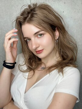 クーエフー(coo et fuu) ミルクティーベージュかきあげ前髪レイヤーカット透明感カラー