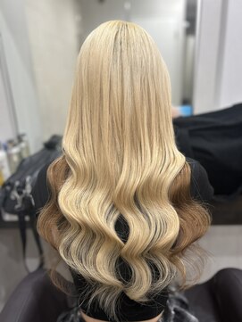 グランディールヘアデザイン(grandir hairdesign) ホワイトブロンドにブラウンインナー！-Yurika-