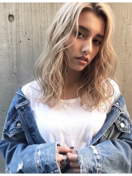 ヘアサロンM 新宿 ハイトーン×ミディアム