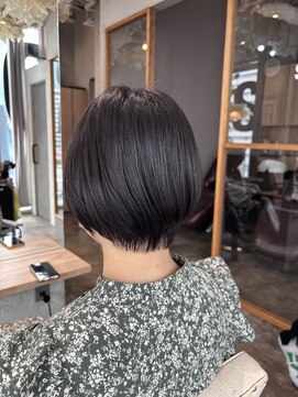 〈天六美容室〉 ショートボブ　ダークアッシュ