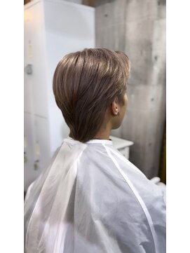 ミラク 町田(MIRAC) ＜ milk tea greige ＞