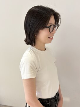 シロ(ciLo) 切りっぱなしボブ × 透け感ダークブラウン