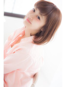 アンジュ ヘアー(Ange hair) ノームコア風　フェザーボブ