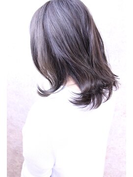 キャアリー(Caary) 福山市Ｃａａｒｙのグレージュベージュカラーマーメイドアッシュ