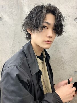 リップス 表参道店(LIPPS) ミディアムセンターパート【ツイストスパイラル】