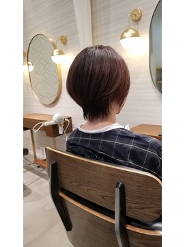 フルショウ 梅田(FURUSHO) 耳かけ/ショート/ベージュカラー/前髪