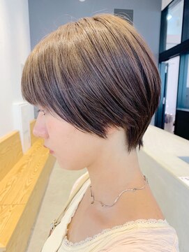 アイティーバイアルバム 下北沢店(IT by ALBUM) ショートグレージュ_くびれヘアツートンカラー_ba282431