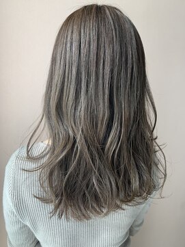 ハブ(hub) 【天神今泉】アッシュベージュ