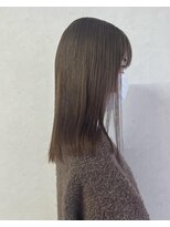 リア(Lia by KENJE)&nbsp;ダブルカラーでベージュに♪顔まわりカット　アッシュカラー