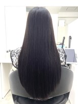 イレス 札幌駅前(IRESU)&nbsp;ミディアムヘア斜めバンググレージュカラーシルキーベージュ