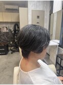 クセを活かしたショートボブ