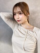 アケミ(akemi) 顔まわりでつくる大人の抜け感ヘア