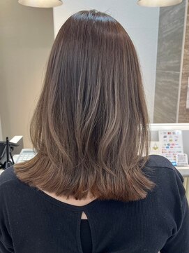 ポジ(poji) 韓国風　髪質改善カラー　顔まわり　レイヤー　ミディアム　艶髪