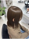 オリーブベージュ