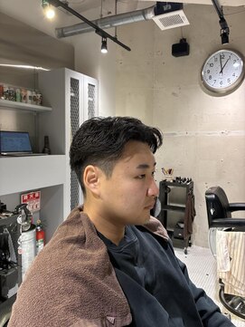 フランクスバーバーザスタンド(Frank’s barber the stand) MEN’S HAIR/サーフカール/刈り上げセンターパート/飯田橋/I