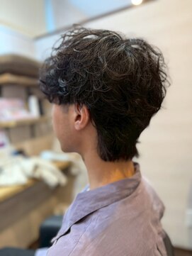 サン 都賀店(san) 刈り上げセンターパート/ブルーブラック/パーマ/都賀／四街道