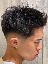 ビンゴ(BINGO)&nbsp;ba2347渋谷_黒髪フェザーショート刈り上げ波巻きシャドウパーマ