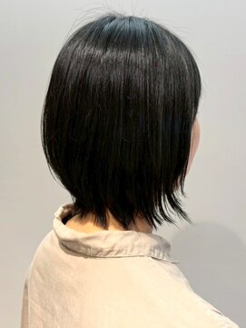 オレンジペコ(orange peco) アッシュブラック 透明感カラー 外ハネショート 髪質改善 30代