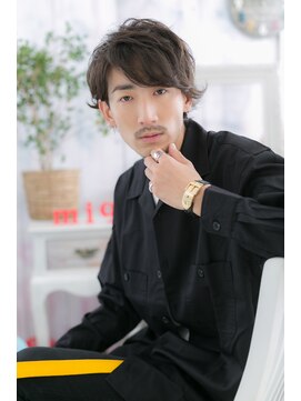 ミック ヘアアンドメイク アップ 駒込店(miq Hair&Make up) 遊びココロあるカーキアッシュサイドパートショートa1