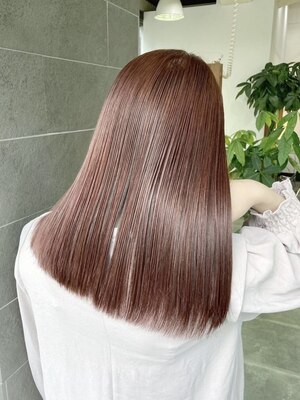 日本人の髪に合わせた最高級トリートメント”Aujua”取扱い◇ワンランク上の艶のある美髪を実現します。