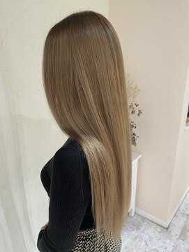 ユイバイラドンナ(Huit by LADONNA) ブリーチありミルクティー