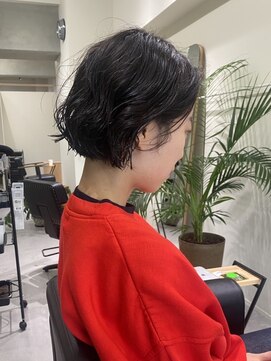 フイ(HUI) 大人可愛い♪ショートボブデジタルパーマウルフカット小顔カット
